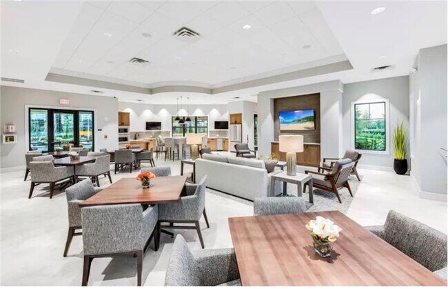 Foto del edificio - 4534 Pinehurst Trl W