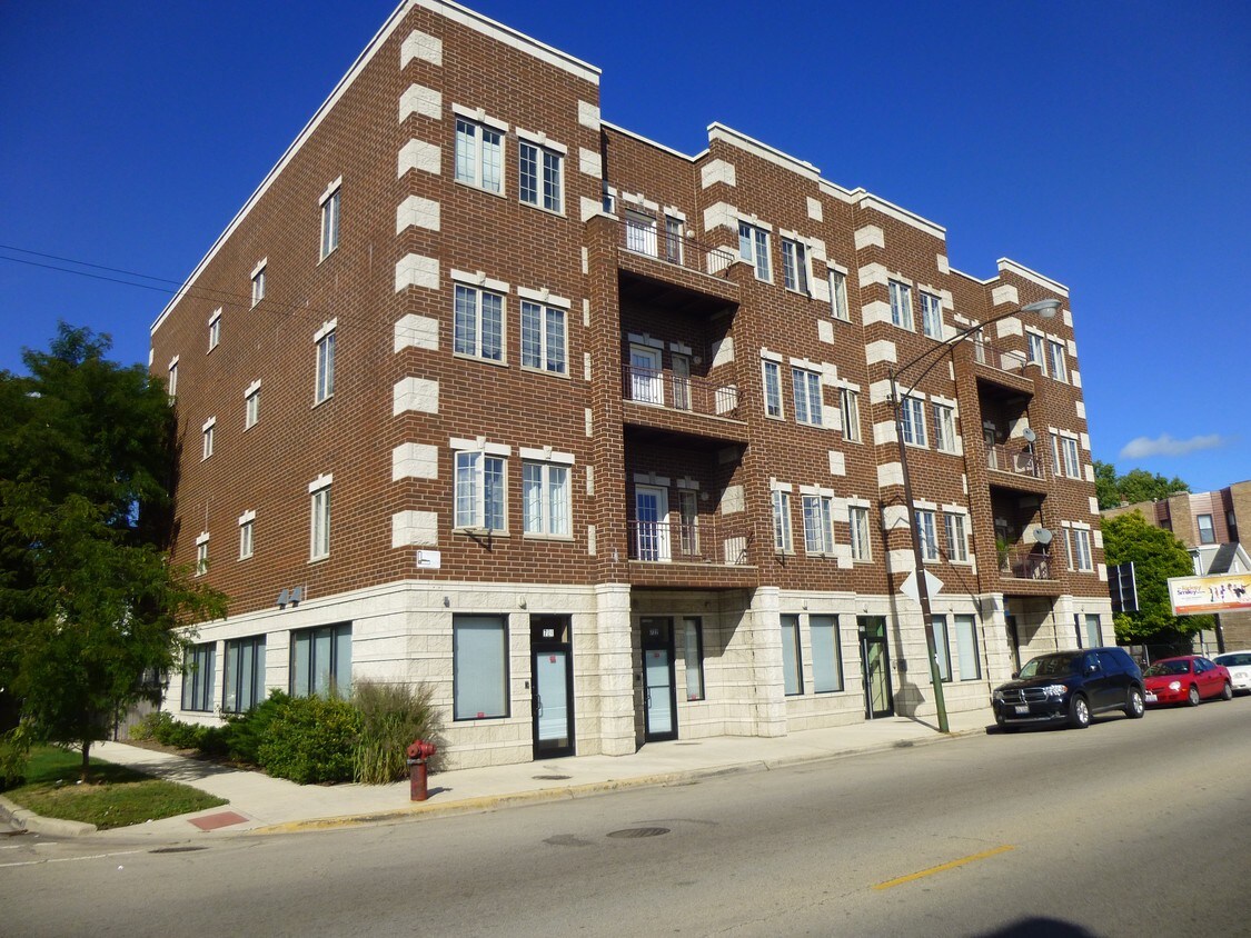 Foto principal - 720 W 47th St