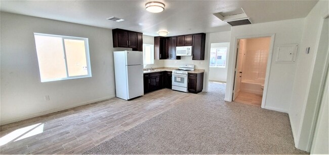 Building Photo - 808 Emerson Ave