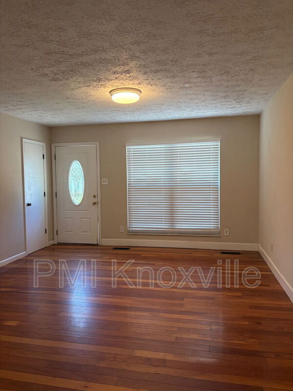 Building Photo - 4100 Abercorn Rd