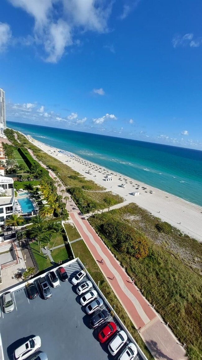 Foto del edificio - 5825 Collins Ave