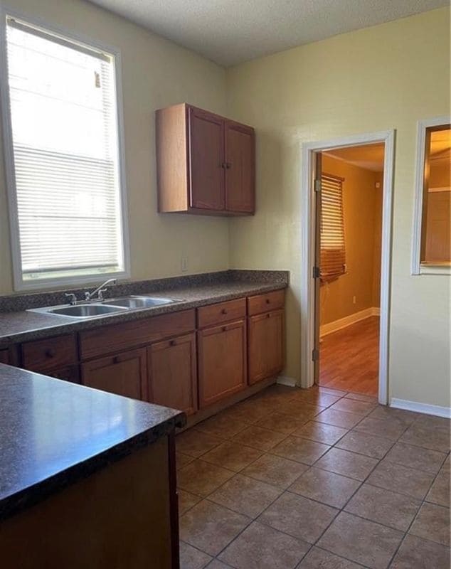 Building Photo - 8927-29 HICKORY Street