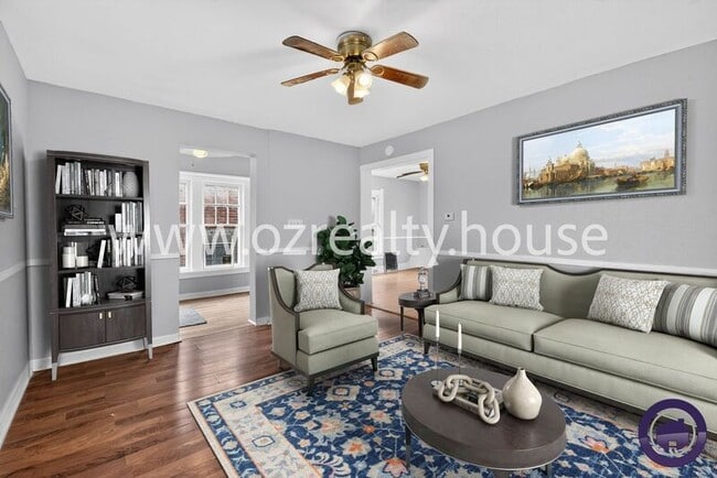 Building Photo - 3377 Lagrange St