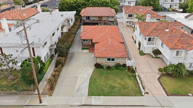 Foto del edificio - 2118 Ernest Ave