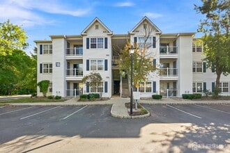 Building Photo - 1634 Waterford Dr