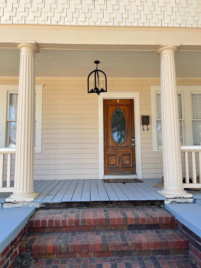 Foto del edificio - Charming 3BR House in Savannah