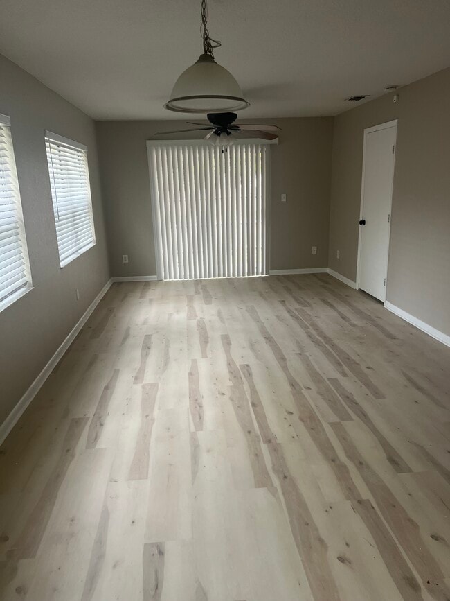 Foto del edificio - 1777 Wentwood Ave