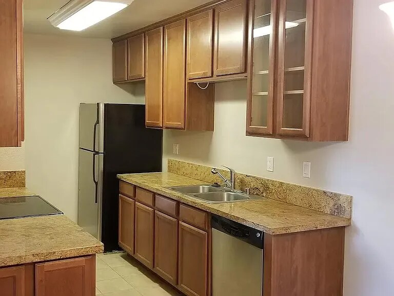 Foto principal - 9909 Azuaga St