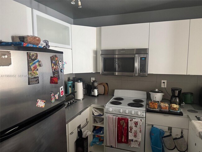 Foto del edificio - 492 NW 165th St