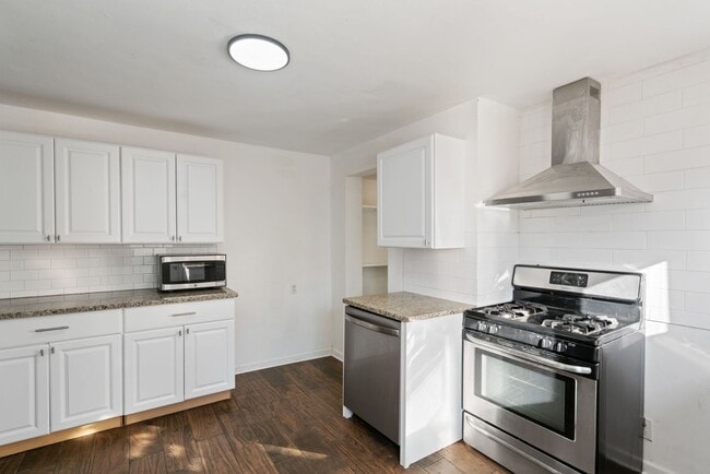 Foto del edificio - MOVE IN SPECIAL! SCORE HALF OFF 1ST MONTH'...