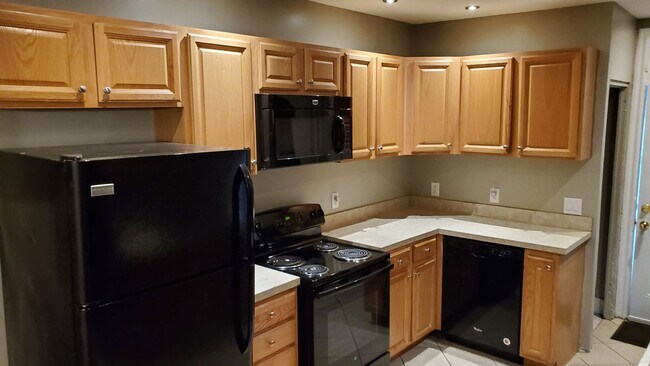 Foto del edificio - 4 Bedroom House Parking York City