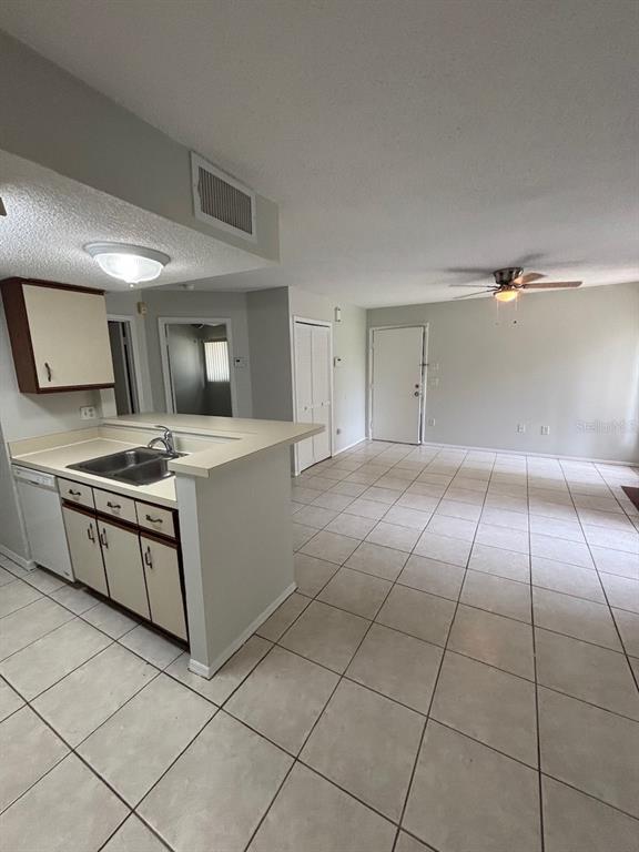 Foto del edificio - 537 Sun Ridge Pl