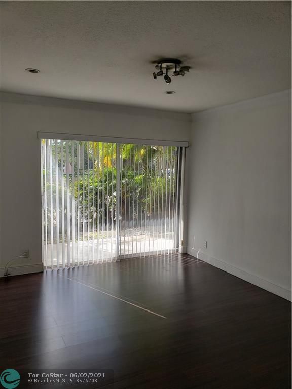 Foto del edificio - 7900 Camino Cir