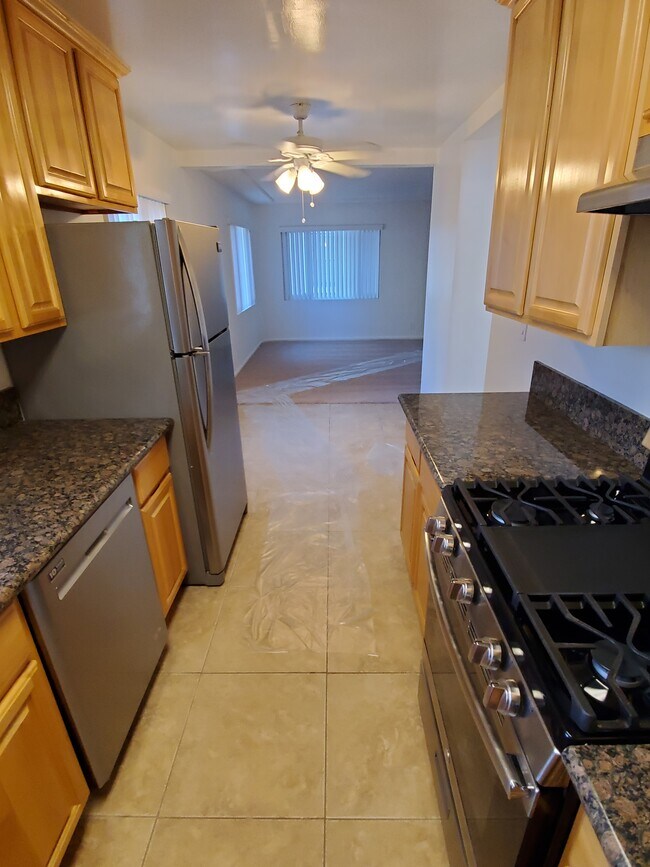 Kitchen - 3317 Castle Heights Ave