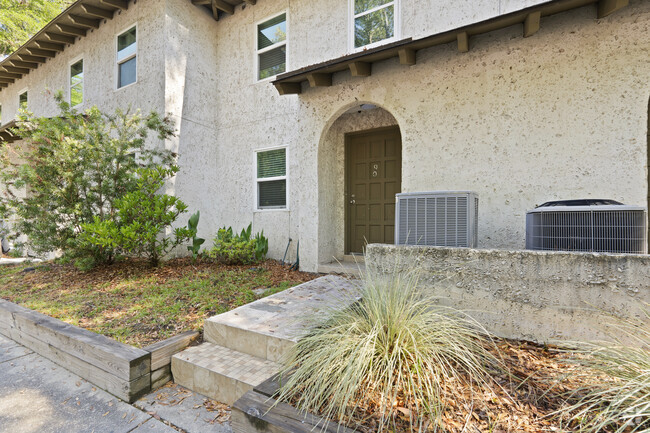 Building Photo - 400 William Hilton Pky