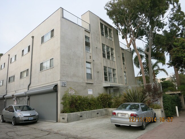 109 Breeze Ave Unit 7 Los Angeles Ca 90291 Apartment For Rent In Primary Photo 109 Breeze Ave
