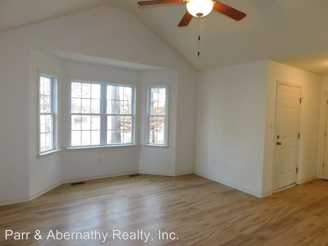 Building Photo - 4 br, 2.5 bath House - 132 Lakeside Avenue