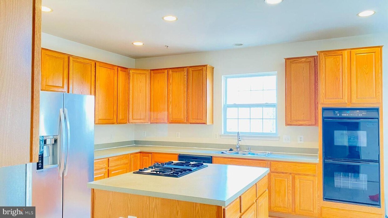 Foto principal - 8114 Red Farm Ln