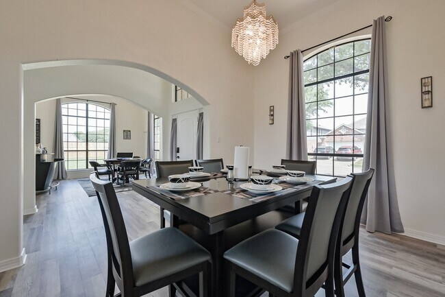 Foto del edificio - FULLY FURNISHED Grand Prairie 4 Bedroom Home