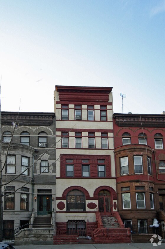 Building Photo - 1186 Dean St