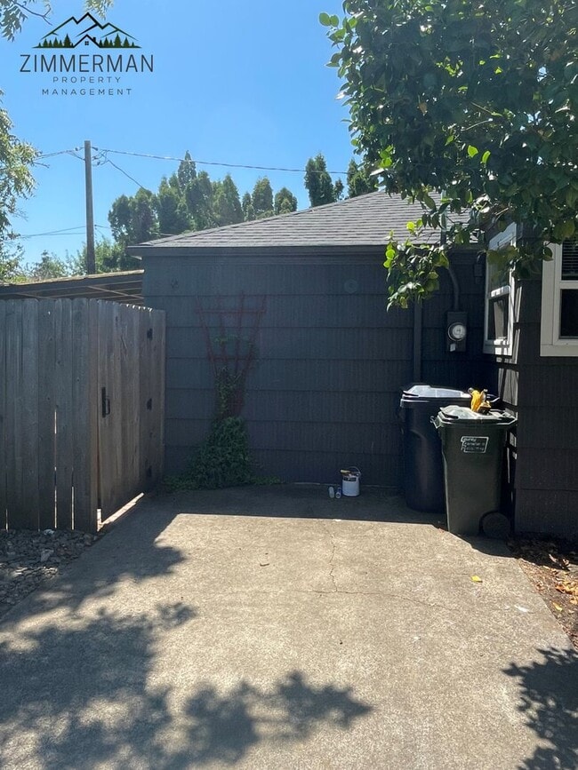 Photo - 611 Centennial Blvd Apartment