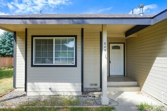 Building Photo - 649 W Helen Ave