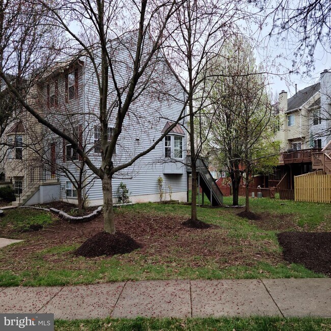 Building Photo - 43221 Bent Twig Terrace