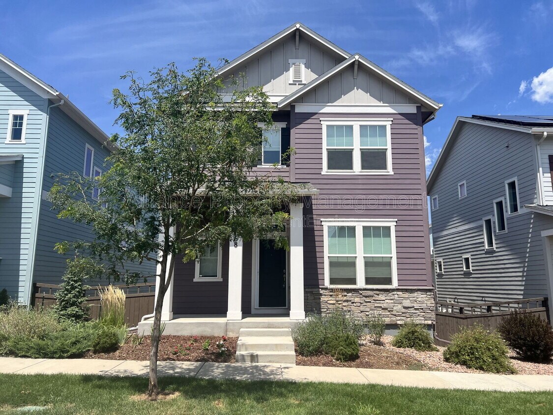 Primary Photo - 1168 Solitaire St