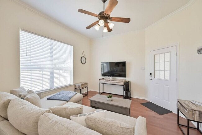 Foto del edificio - 811 Mallard Pointe Dr
