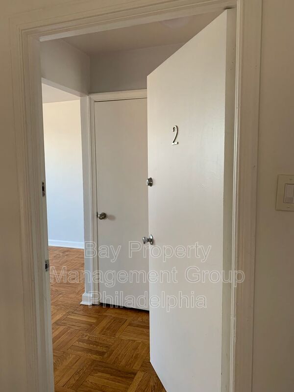 Foto del edificio - 8006 Rodney St