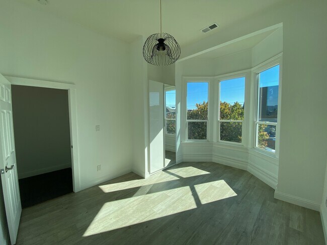 Master Bedroom - 905 Pine St
