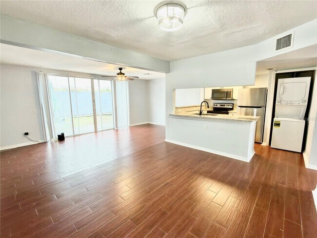 Foto del edificio - 150 Coco Plum Dr