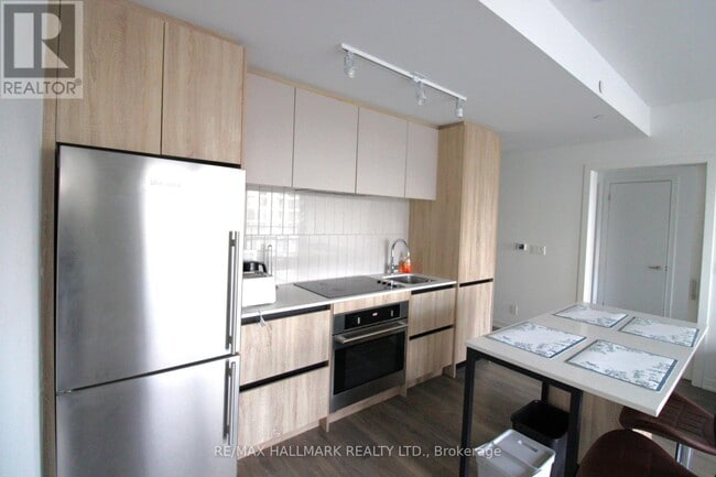 Building Photo - 7950 Bathurst St