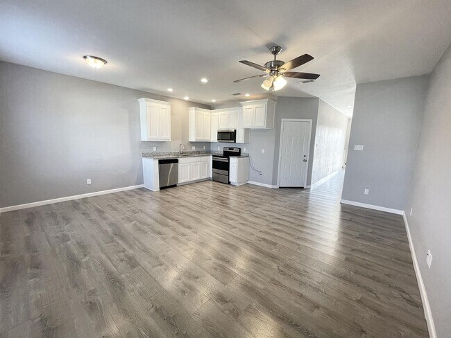 Building Photo - 120 Ridgmar Rd