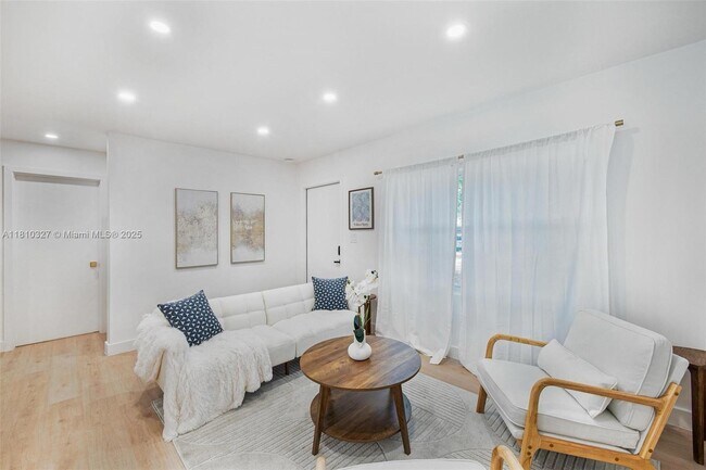 Foto del edificio - 12325 NE 11th Pl