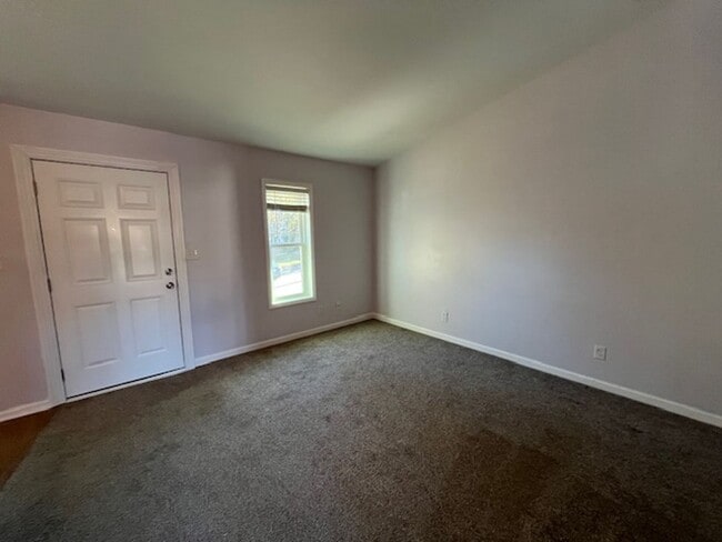 Building Photo - F2548