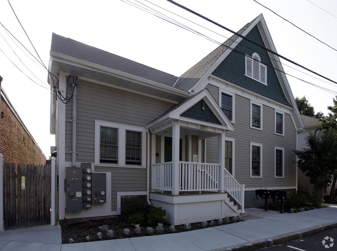 Building Photo - 386-388 Granite St