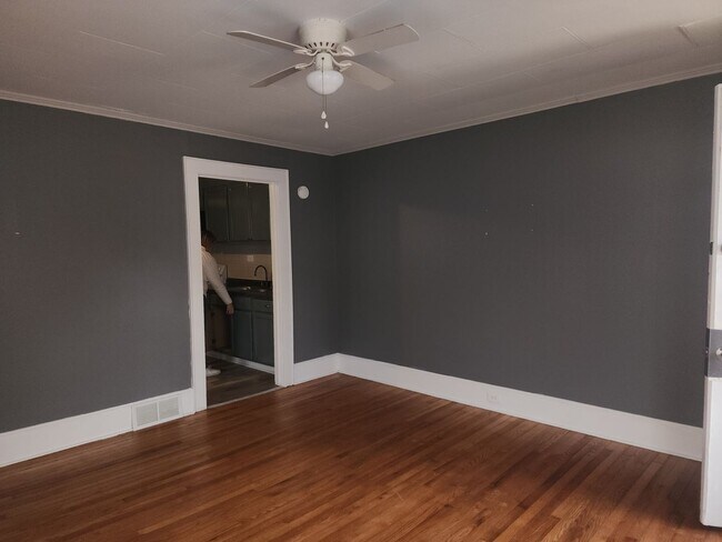 Foto del edificio - Left Side of Duplex