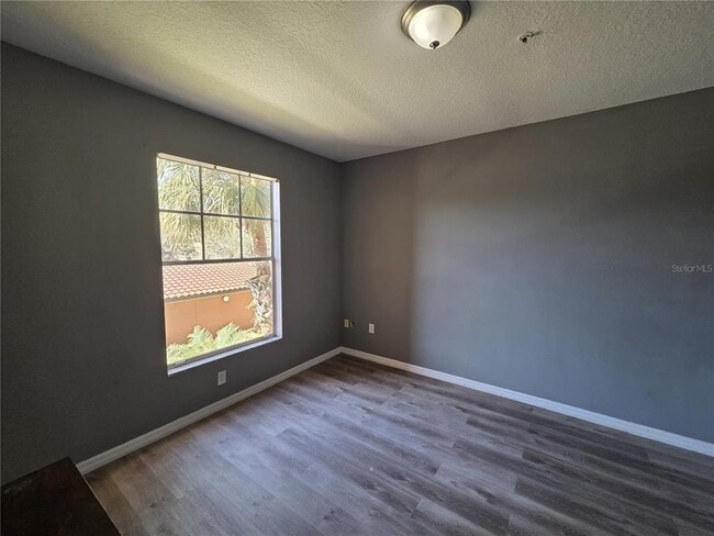 Building Photo - 5572 Metrowest Blvd