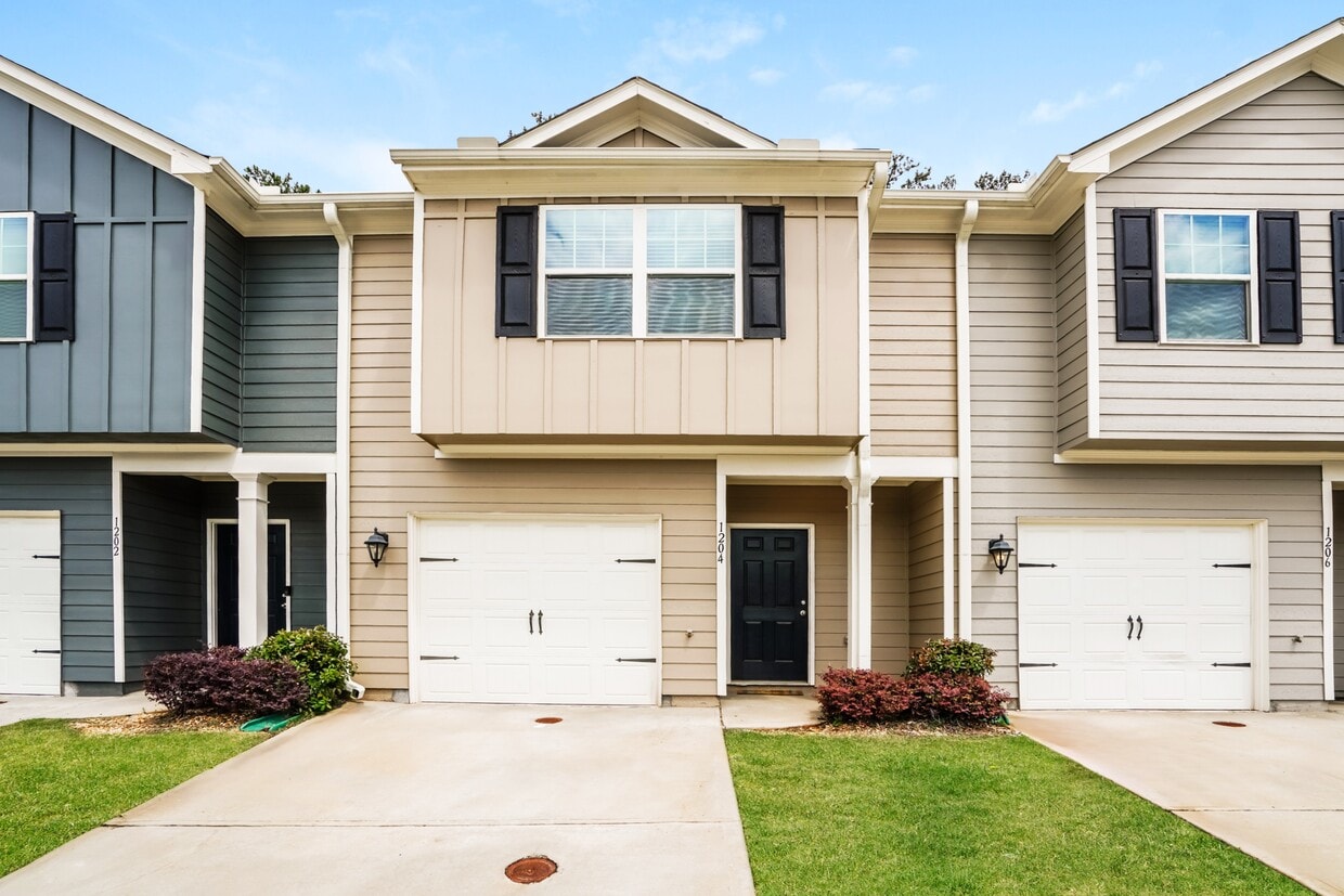 Primary Photo - 1010 Highwood Ln