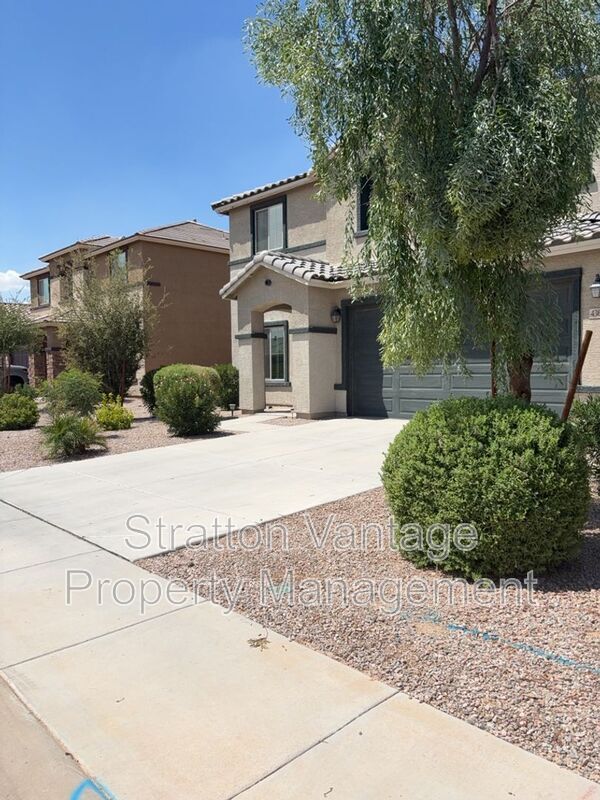 Foto del edificio - 43620 W Mescal Dr