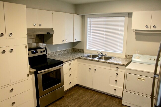 Building Photo - 515 East Carlisle Avenue, Unit 1