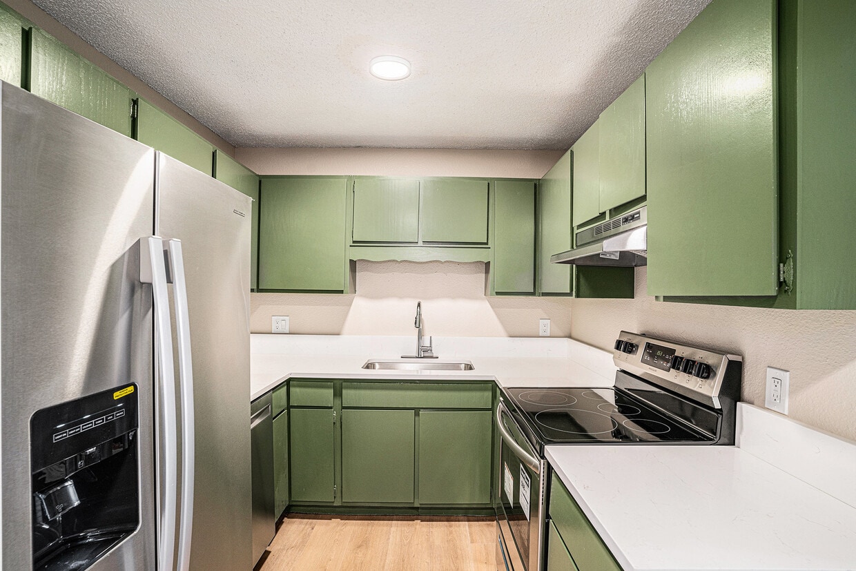 Primary Photo - Stoneridge Apartments