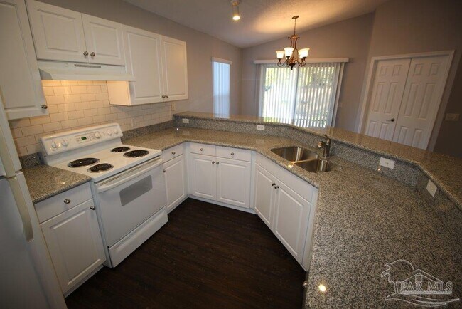 Foto del edificio - 4113 Spinnaker Pl