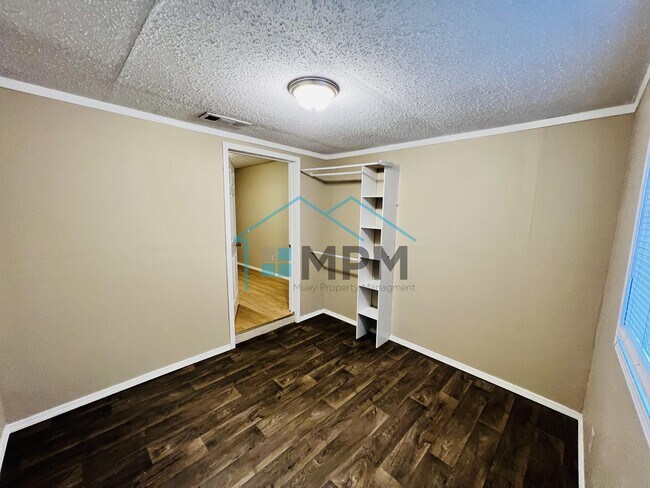 Foto del edificio - 138 Jennifer Ln