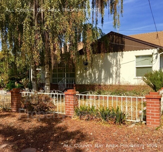 Photo - 726 Cherry Way House