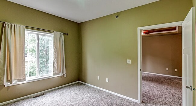 Foto del edificio - 7442 S Louise Ave