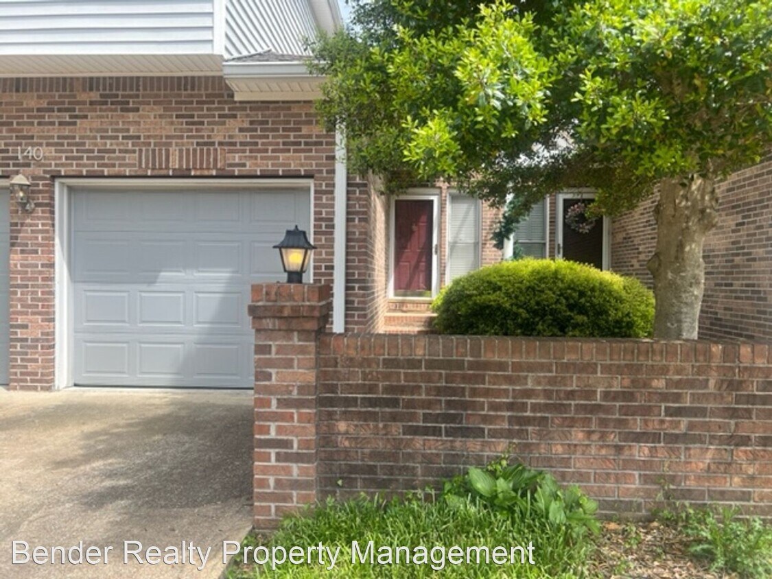 Primary Photo - 2 br, 2.5 bath House - 140 Courtyard Lane NE