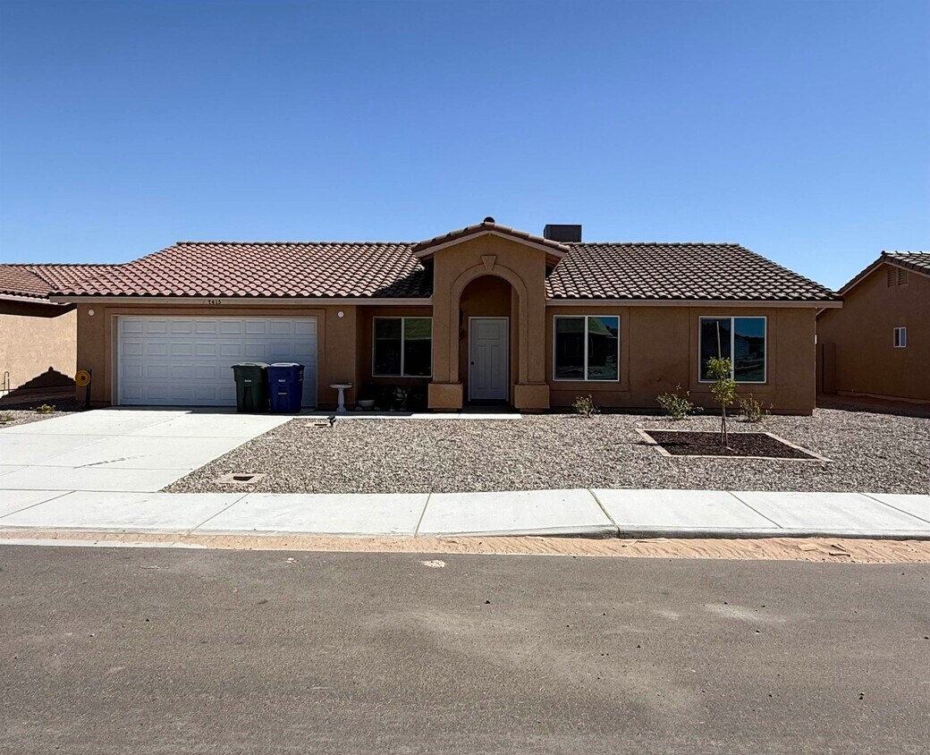 Foto principal - 7415 E 45th Pl