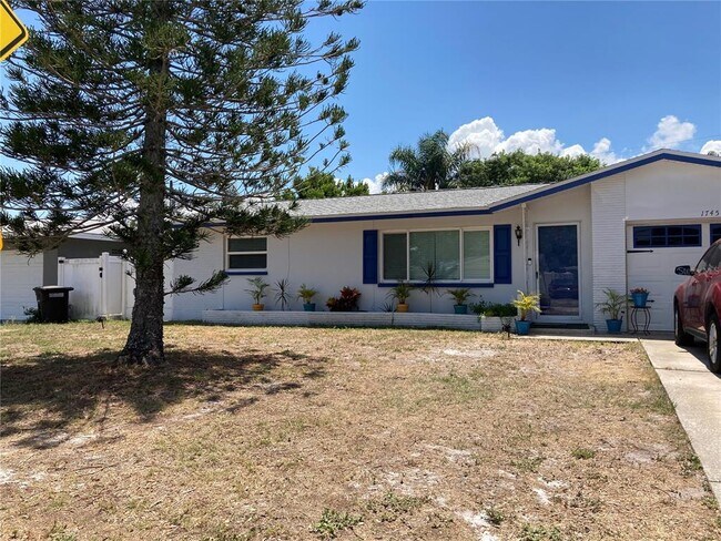 Foto del edificio - 1745 Greenlea Dr